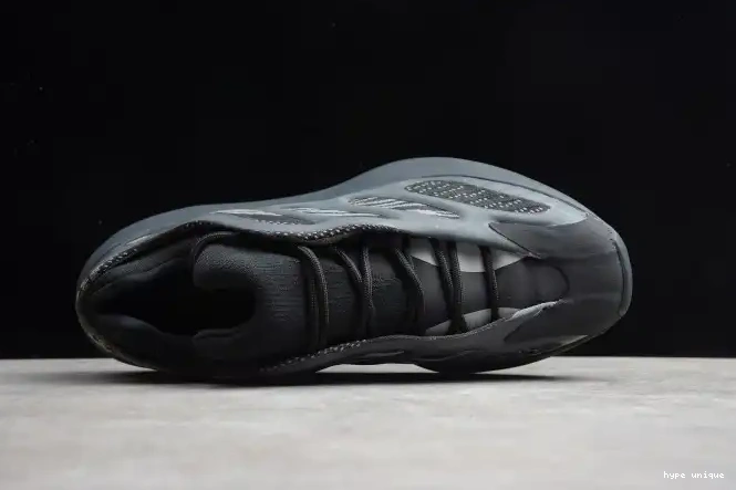 hype Yeezy 700 Adidas Black H67799 V3 Boost 0510